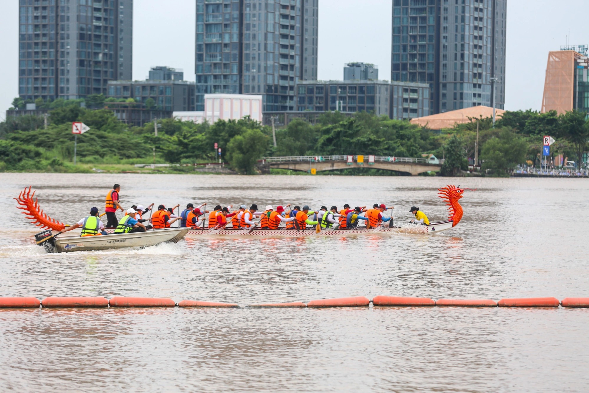 Chuỗi hoạt động văn hóa – giải trí – nghệ thuật đặc sắc diễn ra bên dòng sông Sài Gòn.